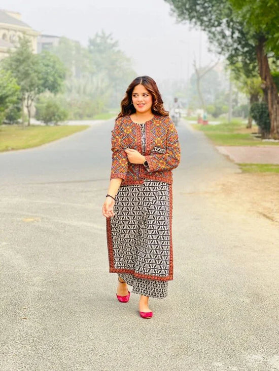 Baroque 3Pc Digital Printed Synthetic Bana Dora Lawn Suit With Digital Printed Voil Dupatta