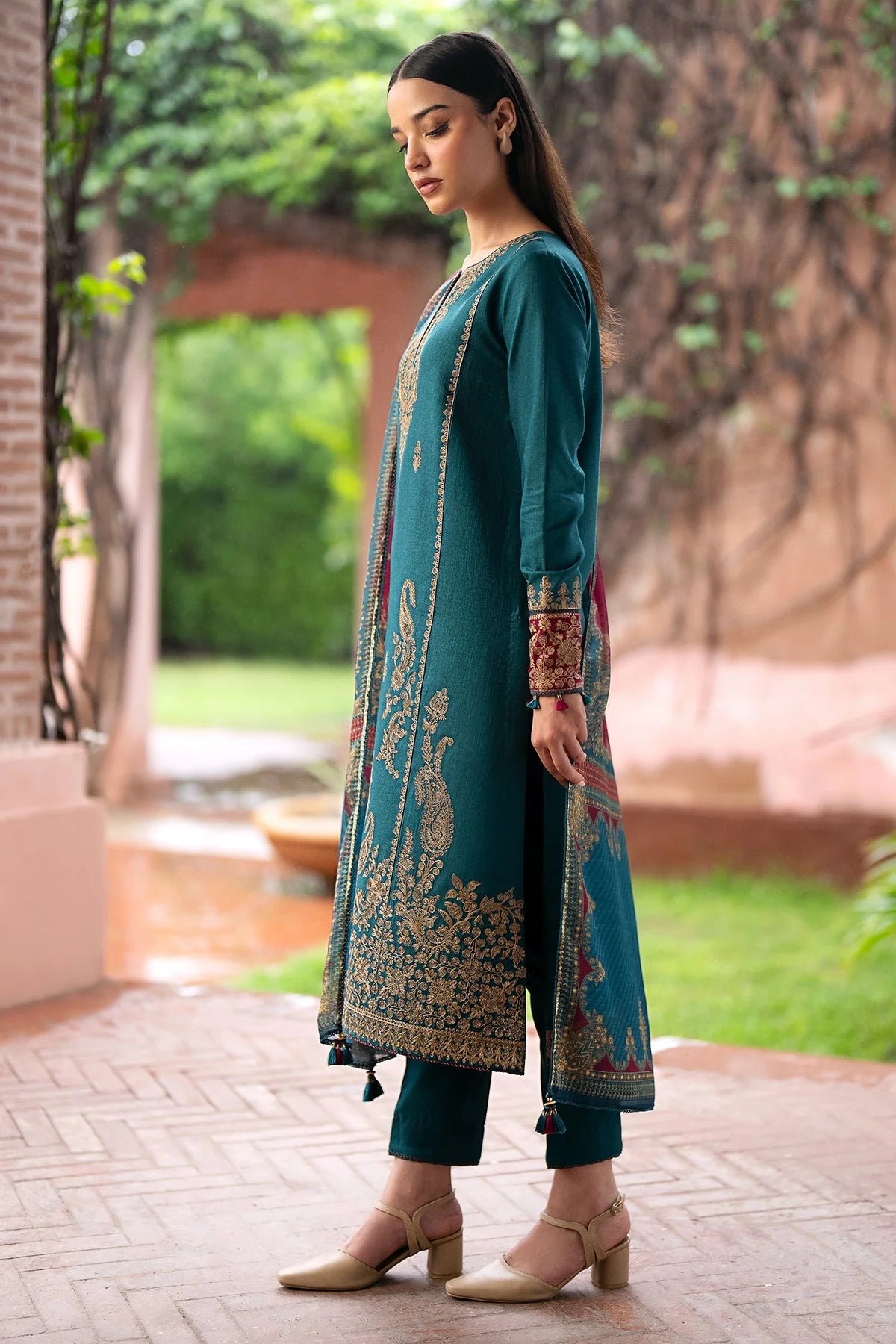 Jazmin 3Pc Embroidered Lawn Suit With Digital Printed Voil Dupatta